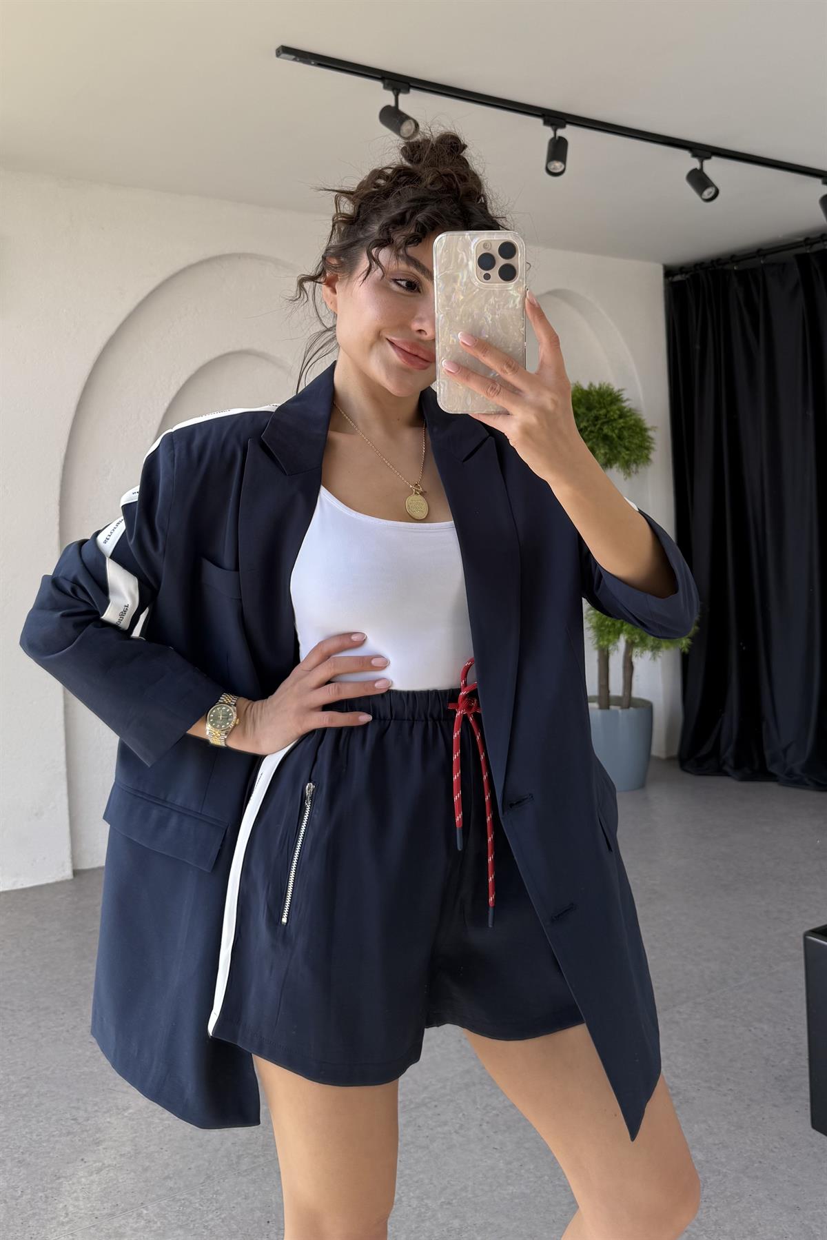 Stronger Yazılı Şeritli Lacivert Şort