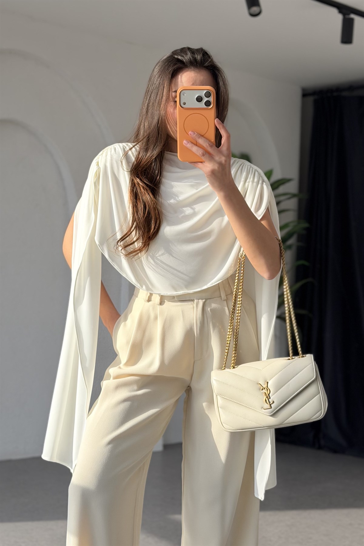 Susie Beyaz Şal Bodysuit