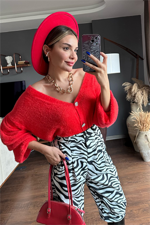 Taşlı kırmızı peluş hırka