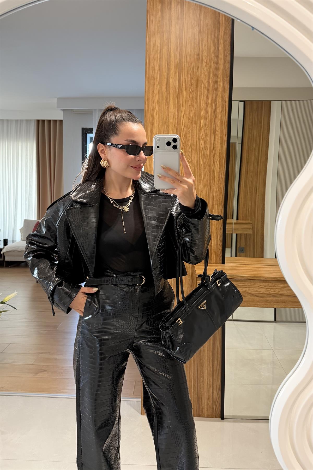 Tatiana Siyah Krokodil Dokulu Crop Ceket