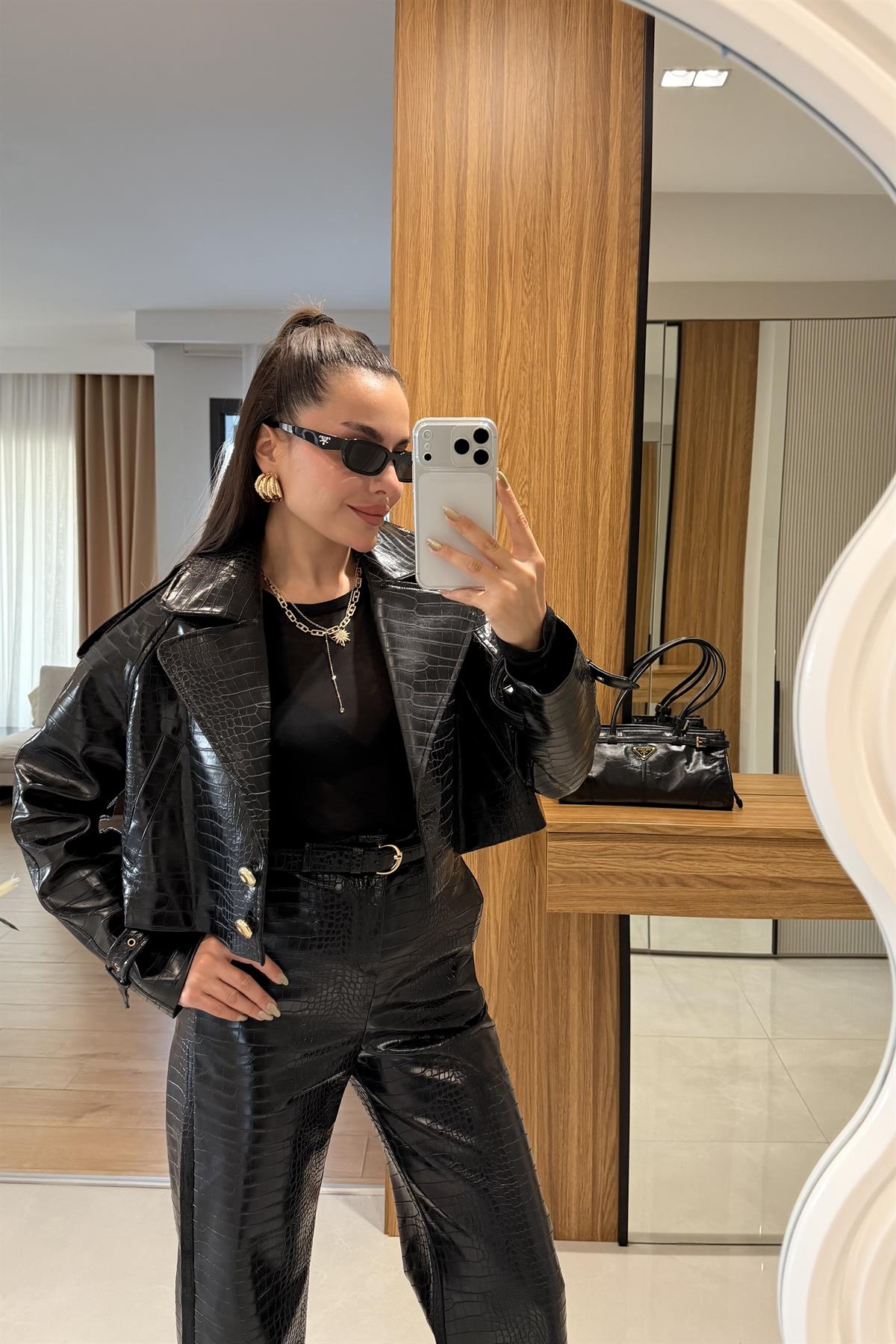 Tatiana Siyah Krokodil Dokulu Crop Ceket