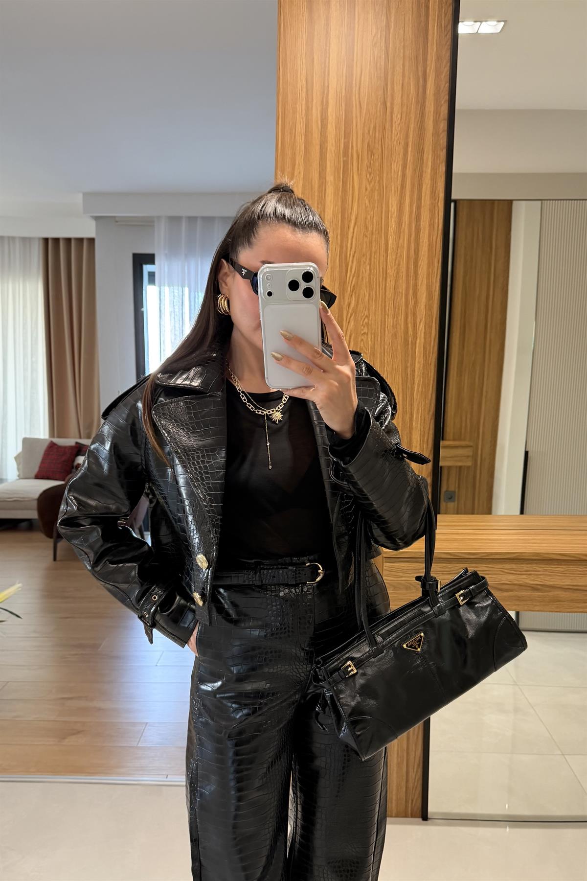 Tatiana Siyah Krokodil Dokulu Crop Ceket