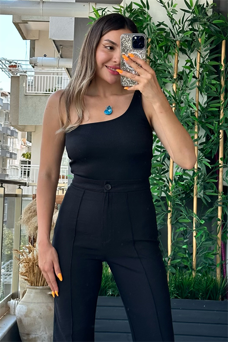 Tek omuz siyah fitilli crop top