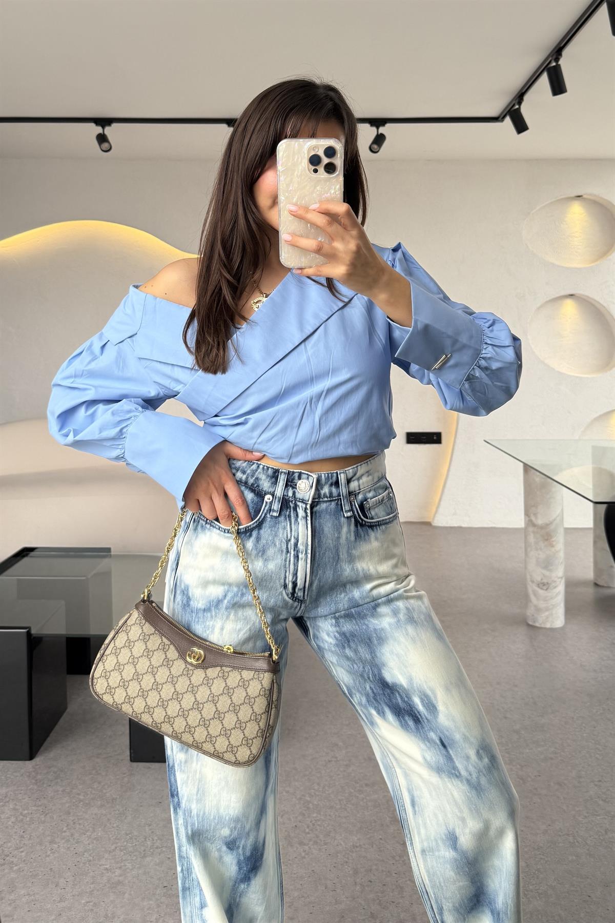 Thanos Mavi Kayık Yaka Bağlamalı Gömlek