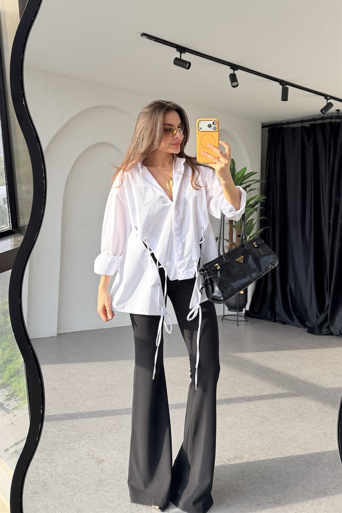 Tilly Beyaz Kuşgözü Detaylı Gömlek