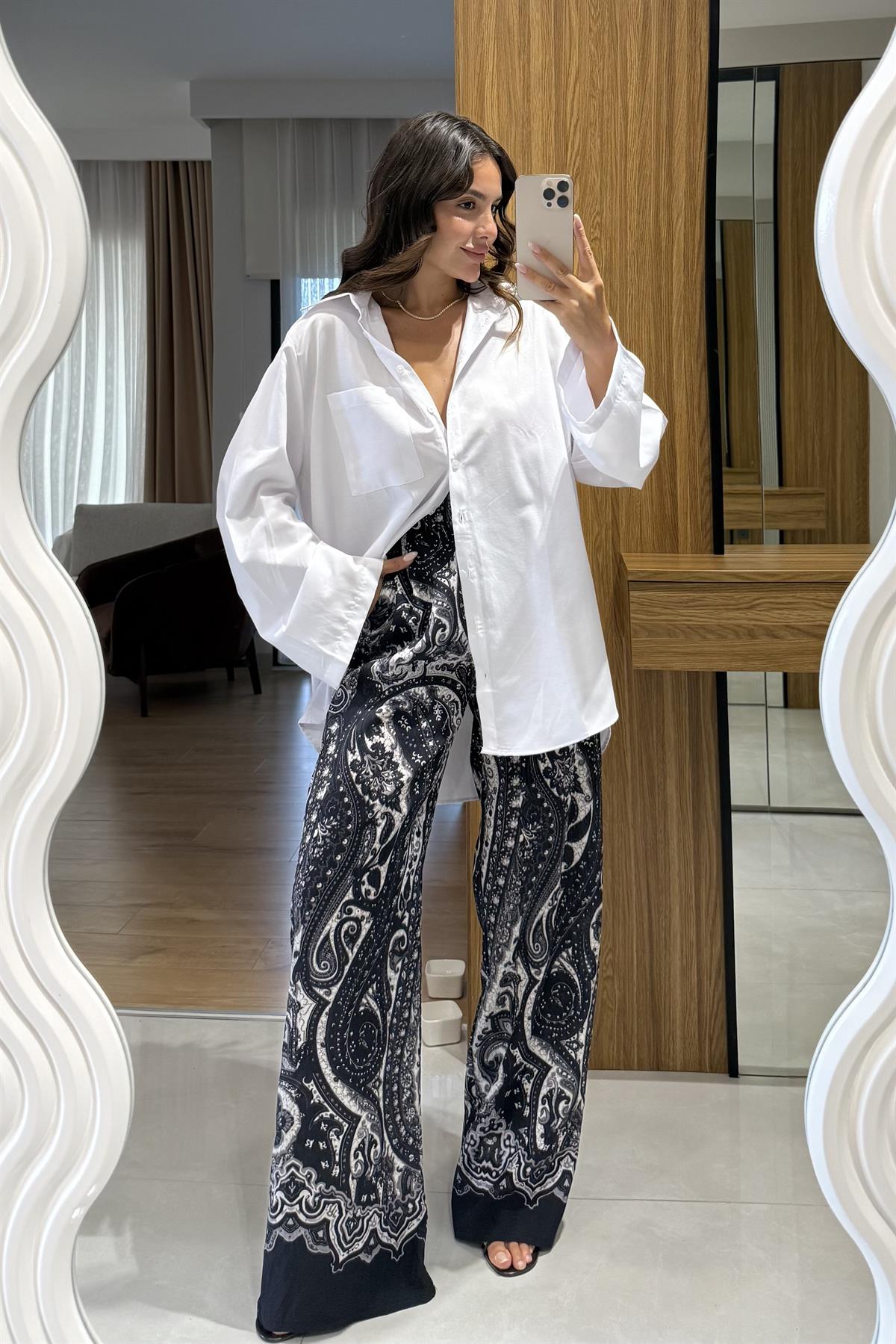 Trevana Beyaz İspanyol Kol Gömlek