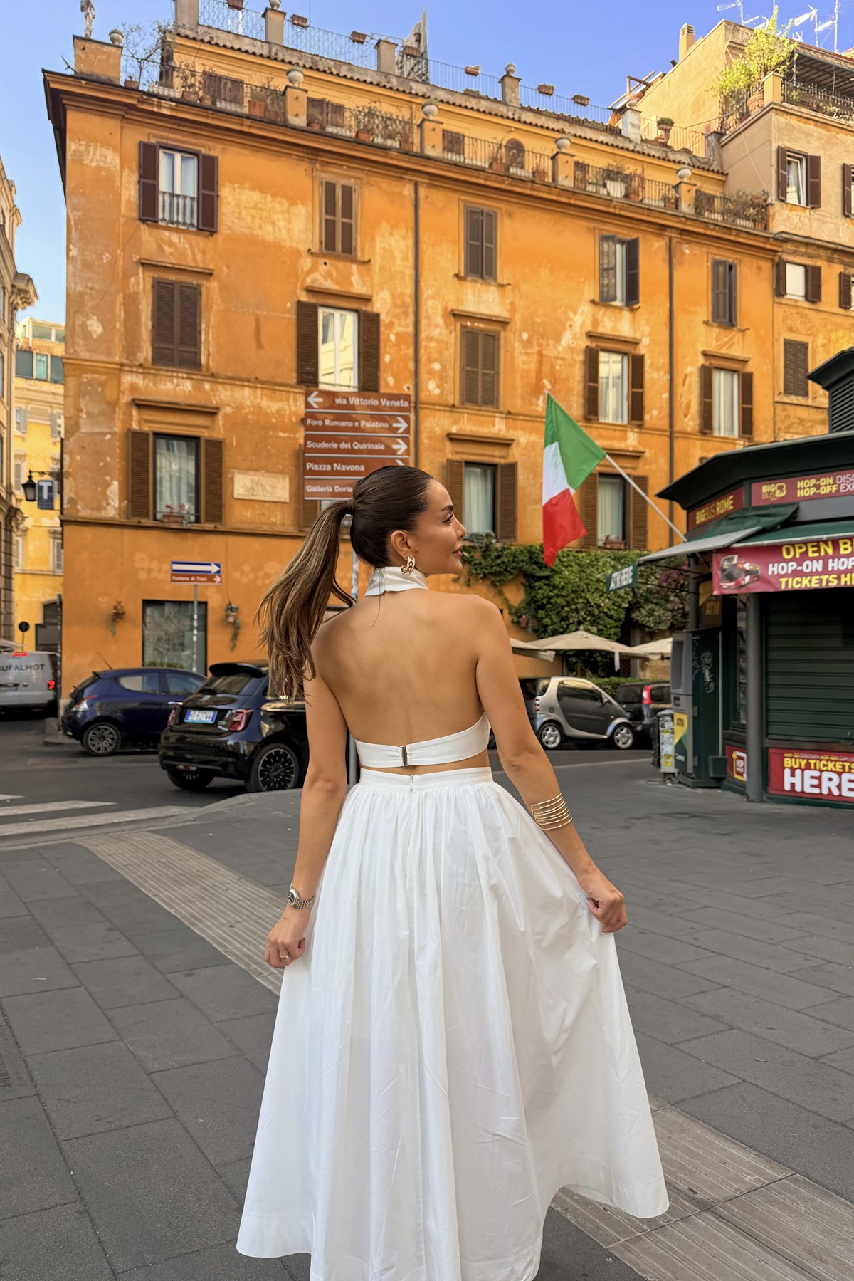 Trevi Halter Yaka Sırt Dekolteli Etekli Takım