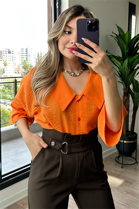 Turuncu bebe yaka kolları volanlı gömlek