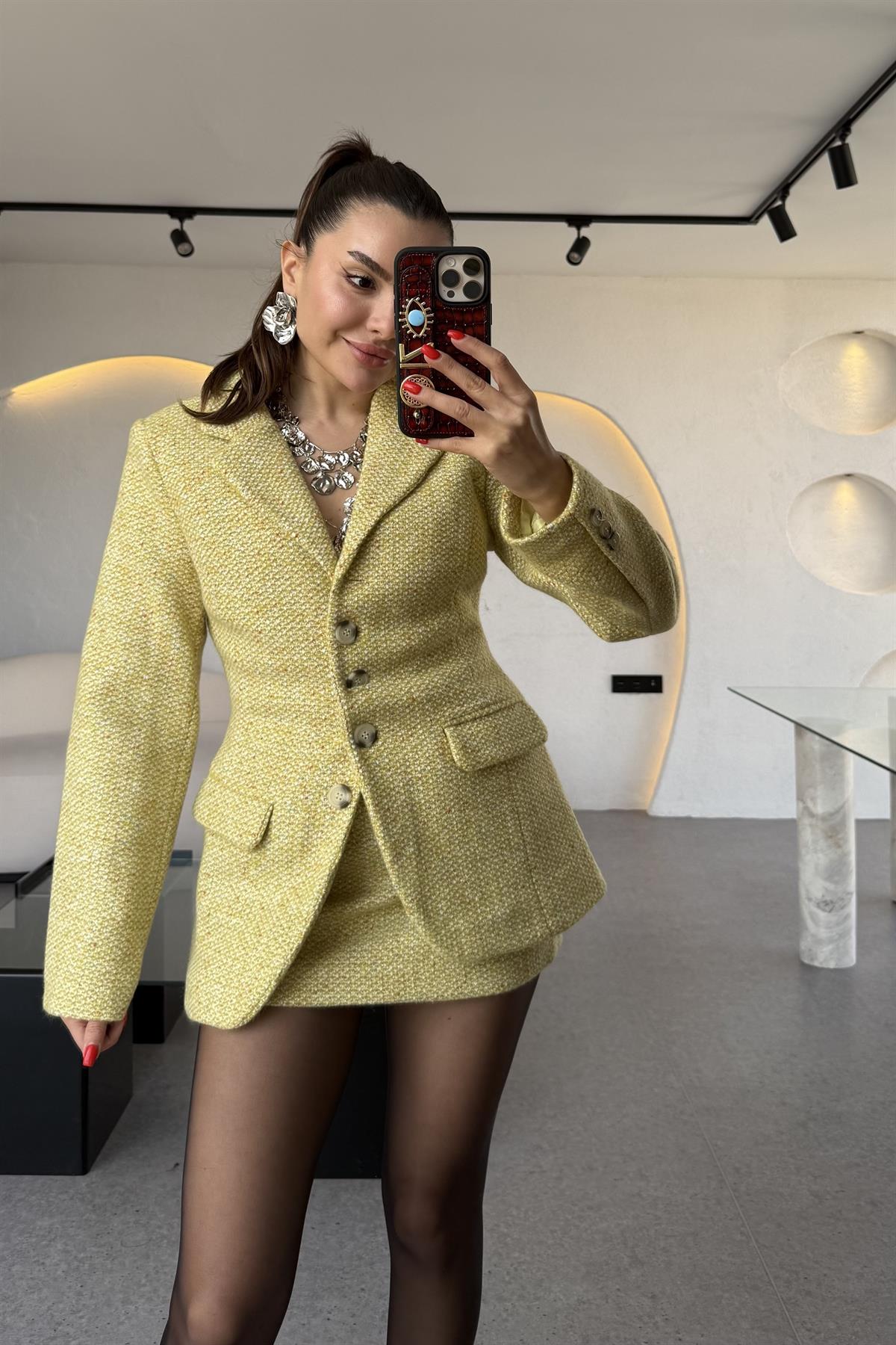 Tweed Sarı İçi Şortlu Etek Takım 