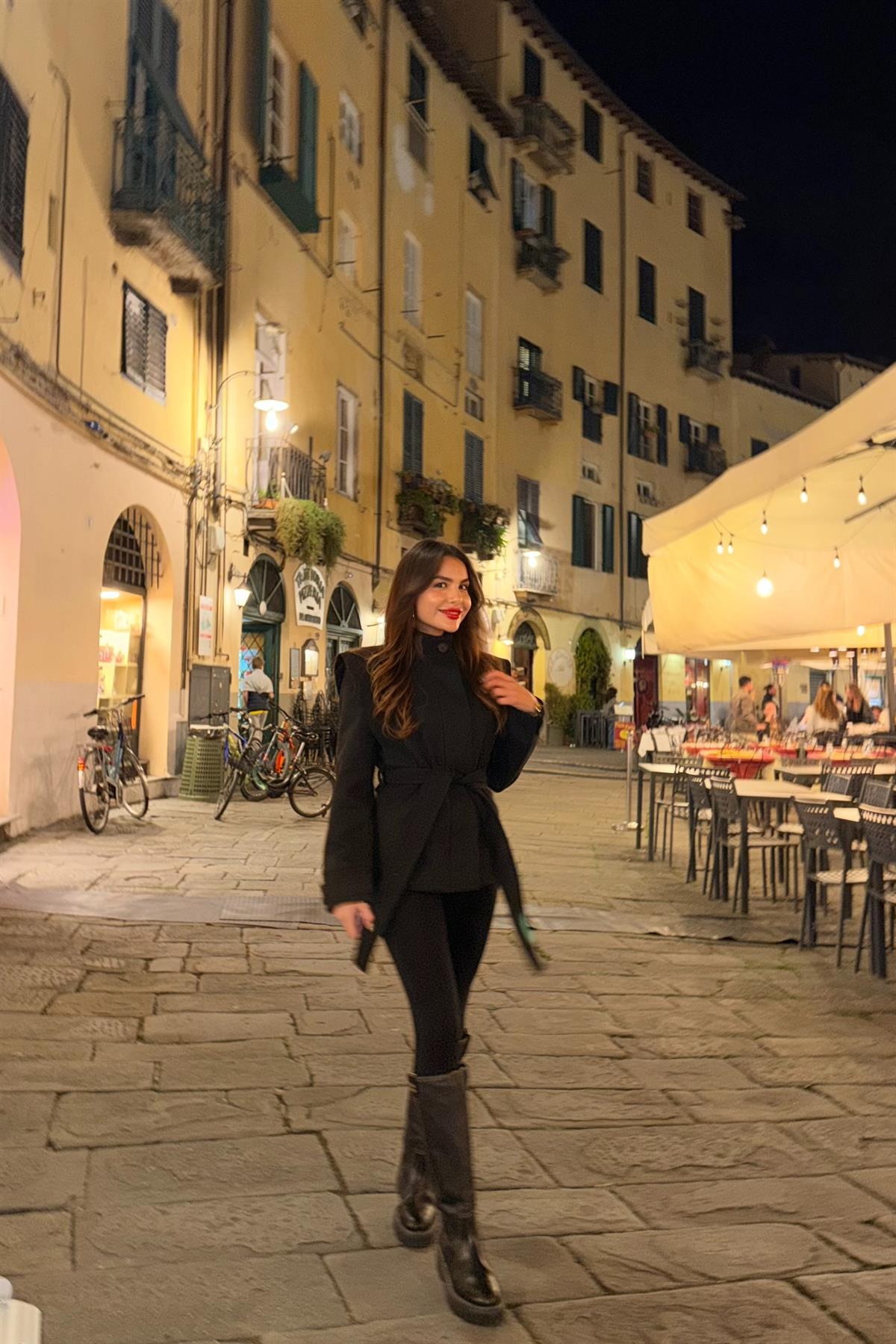 Umbria Siyah Kaşe Vatkalı Ceket