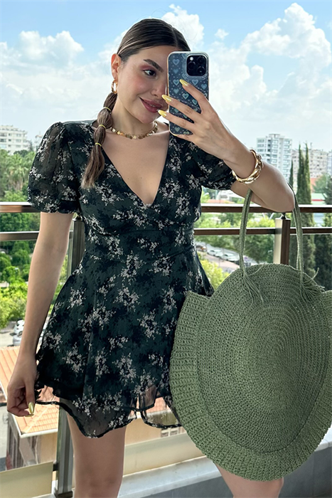 V yaka çiçekli elbise görünümlü tulum