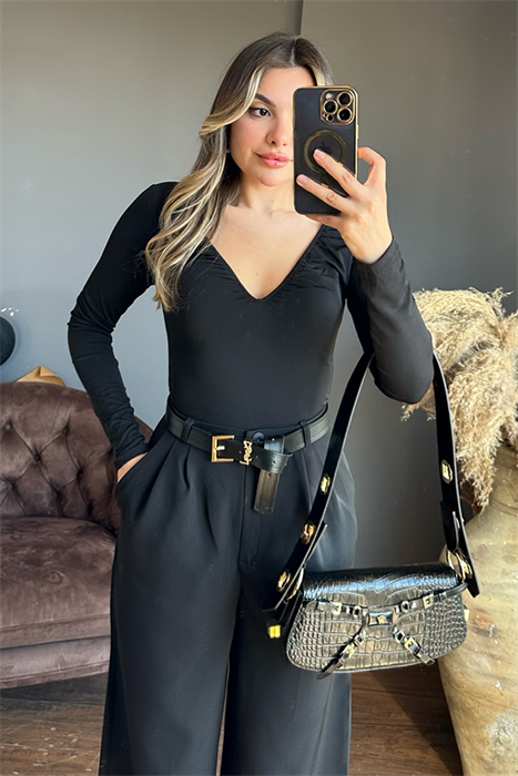 V yaka siyah bodysuit