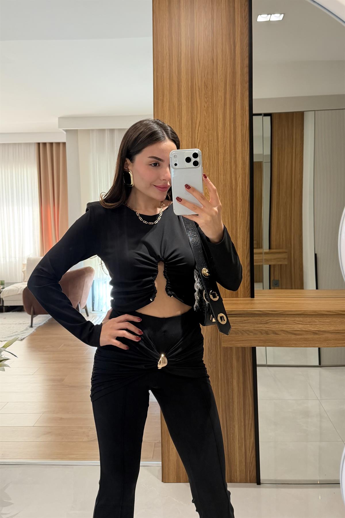 Valerio Siyah Aksesuar Detaylı Büzgülü Bluz Pantolon Takım