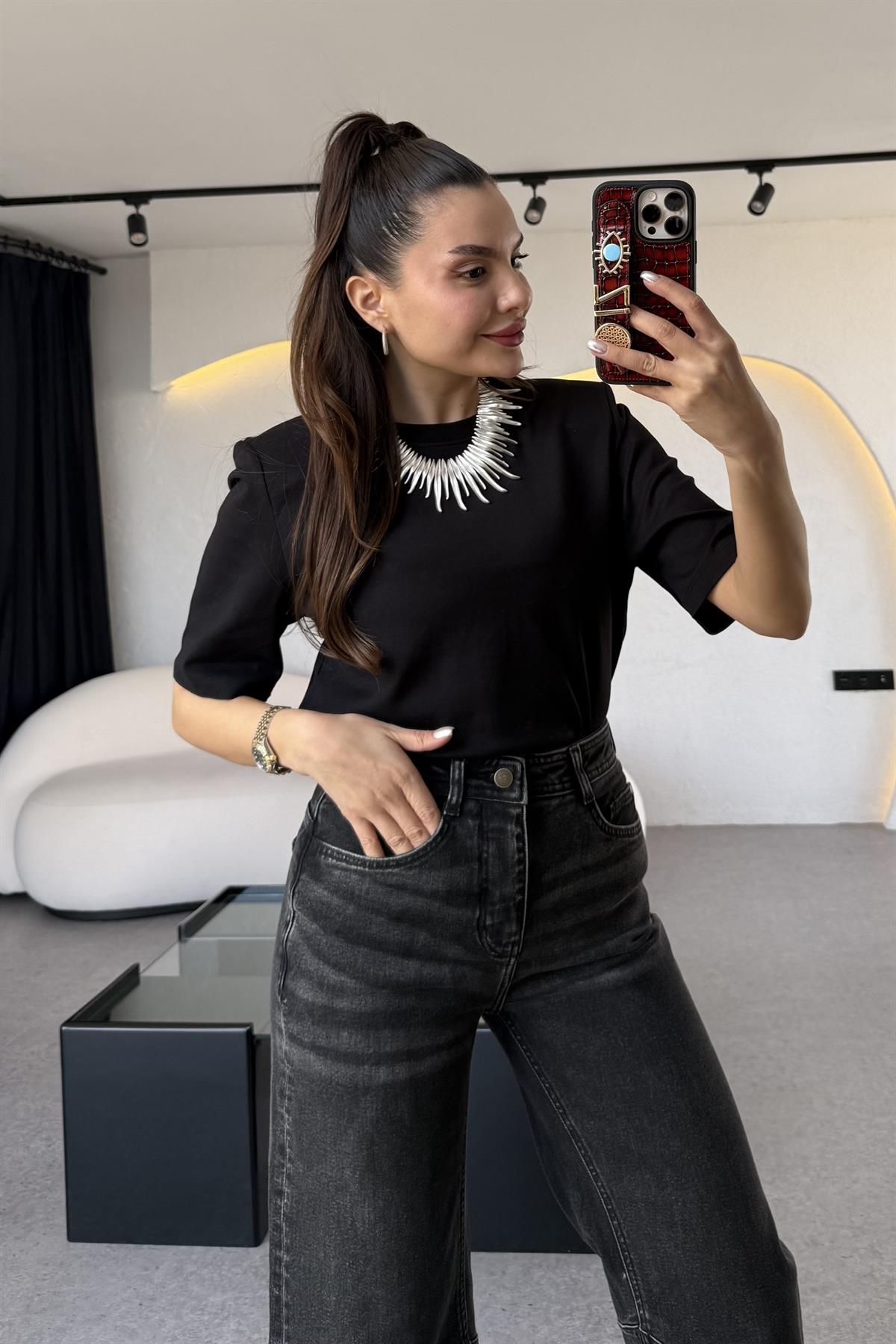 Vayola Bisiklet Yaka Vatkalı Siyah Tshirt