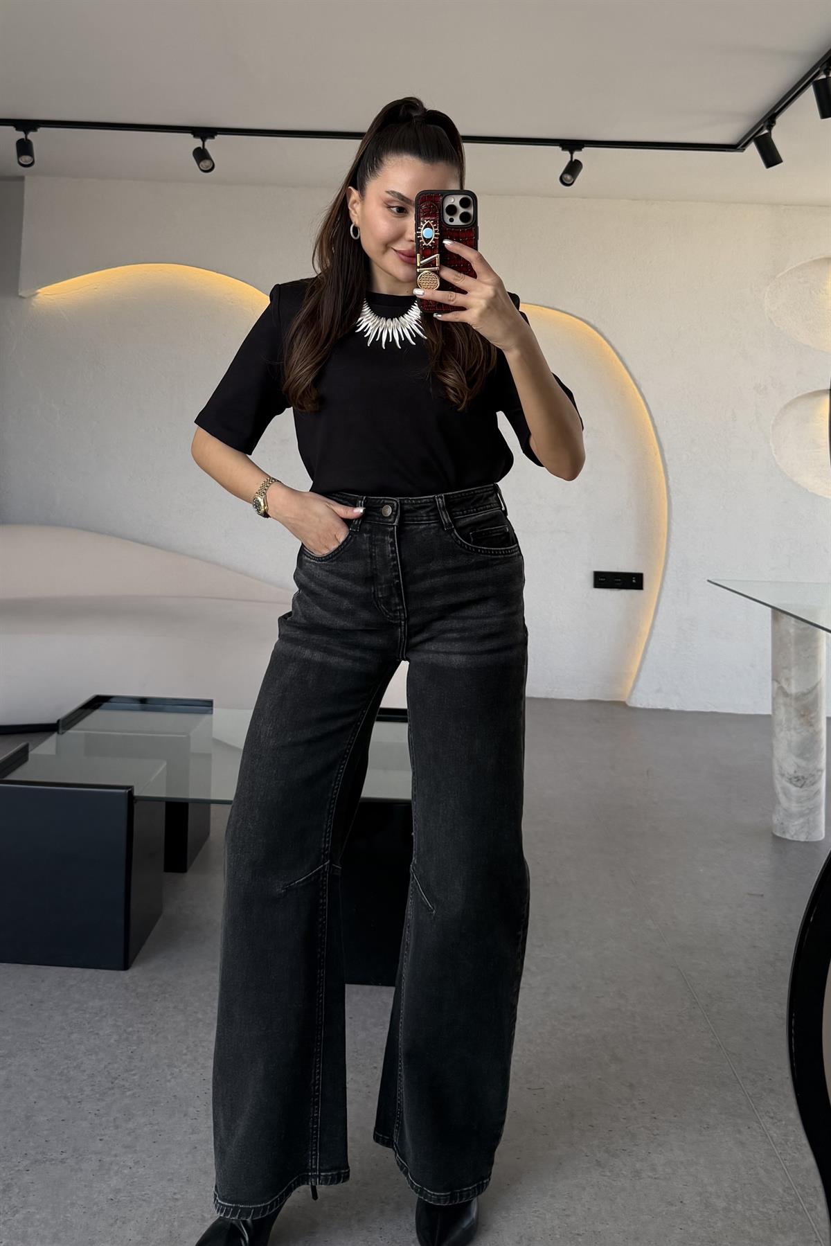 Vayola Bisiklet Yaka Vatkalı Siyah Tshirt