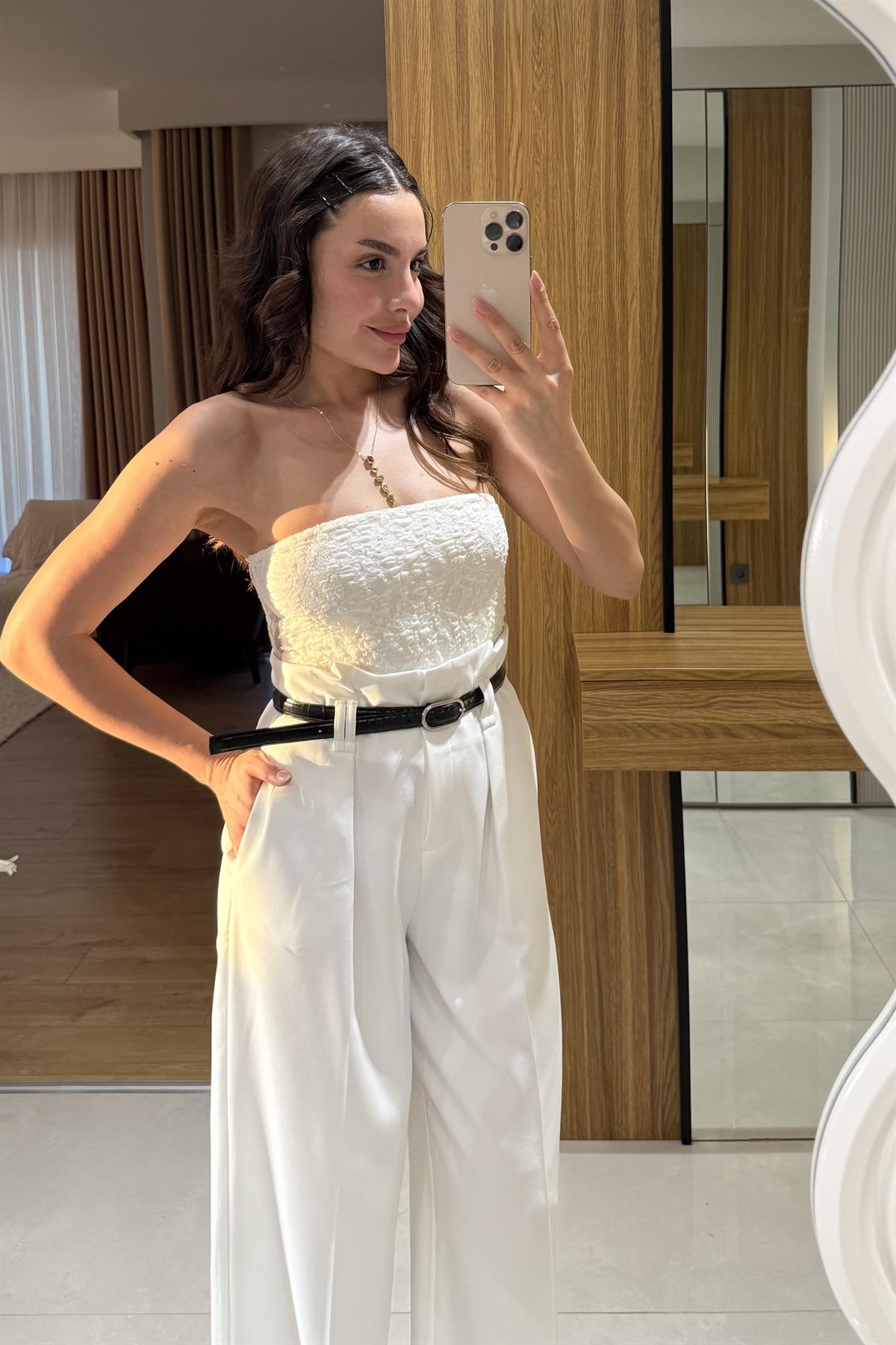 Velira Beyaz Straplez Dantel Bodysuit 