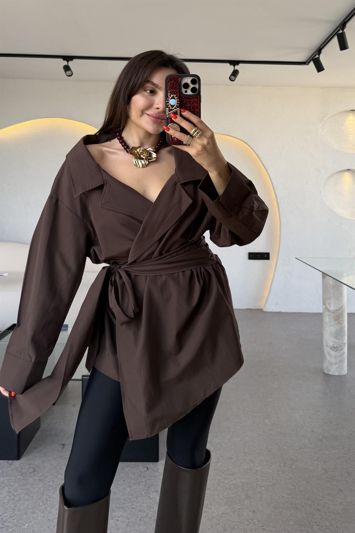 Velva Acı Kahve Bağlamalı Tasarım Gömlek