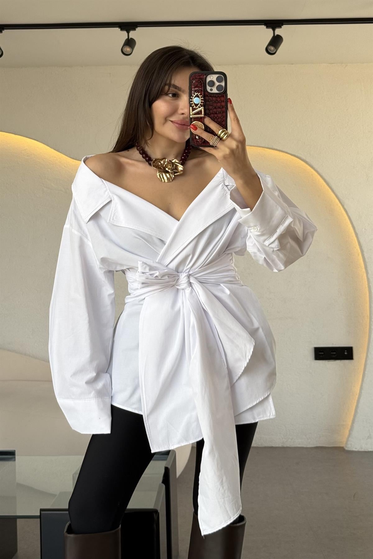 Velva Beyaz Bağlamalı Tasarım Gömlek