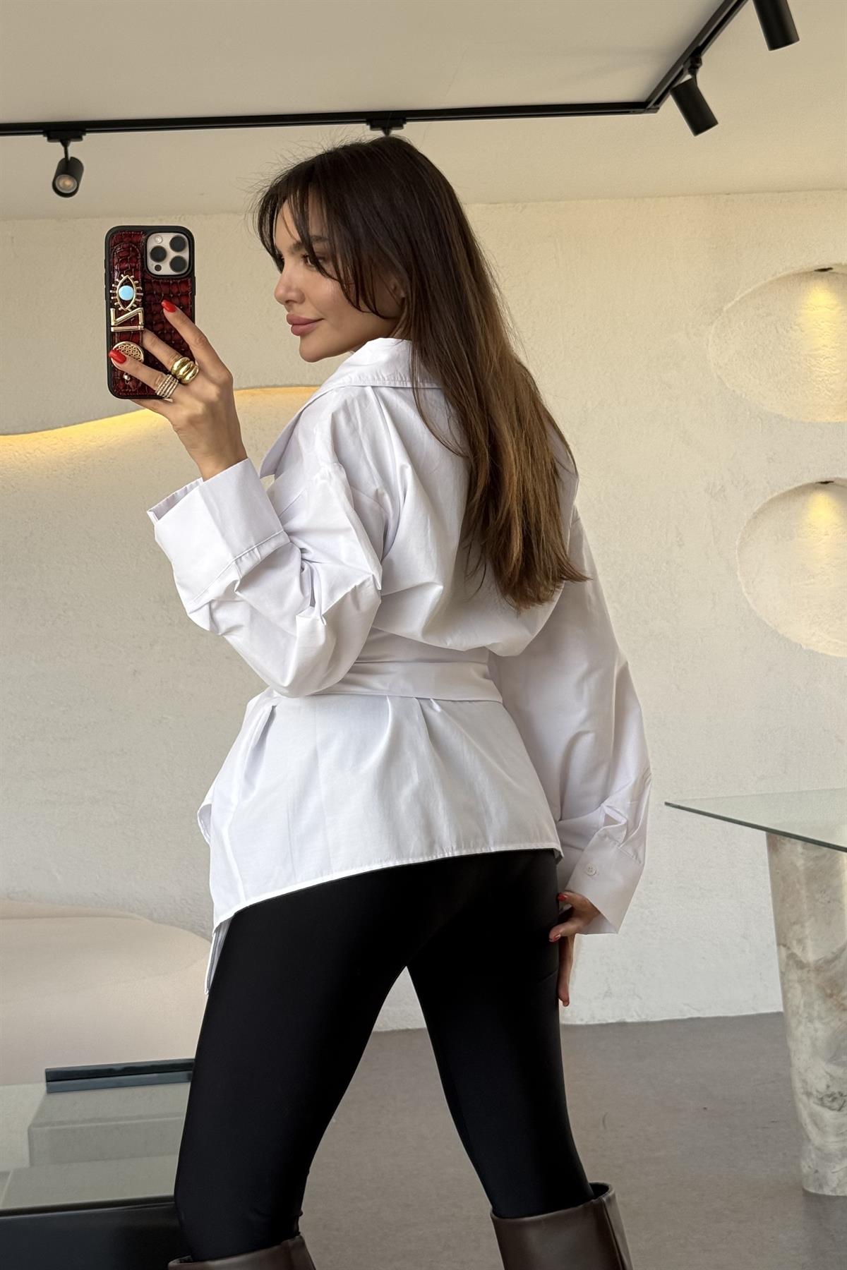 Velva Beyaz Bağlamalı Tasarım Gömlek