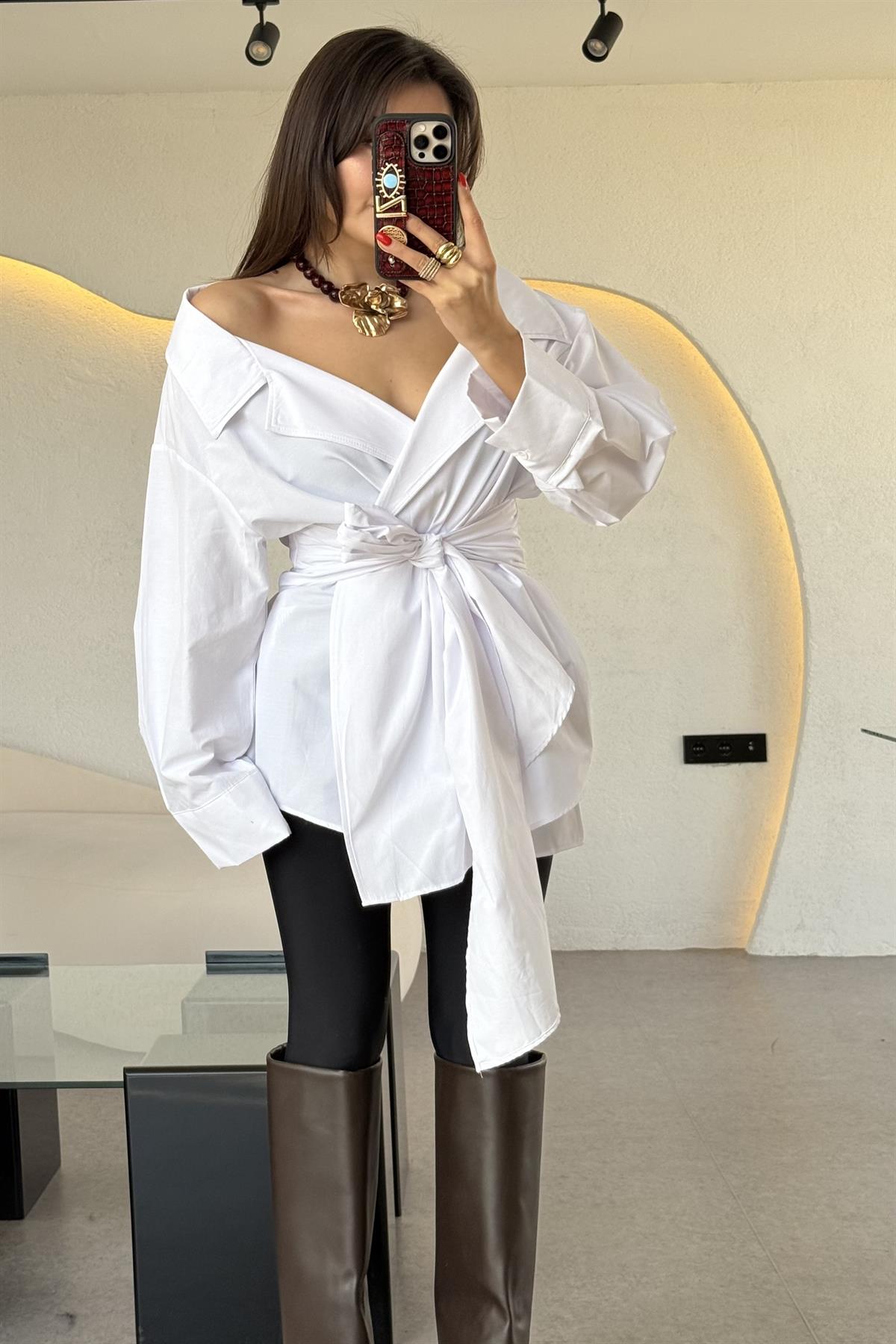 Velva Beyaz Bağlamalı Tasarım Gömlek