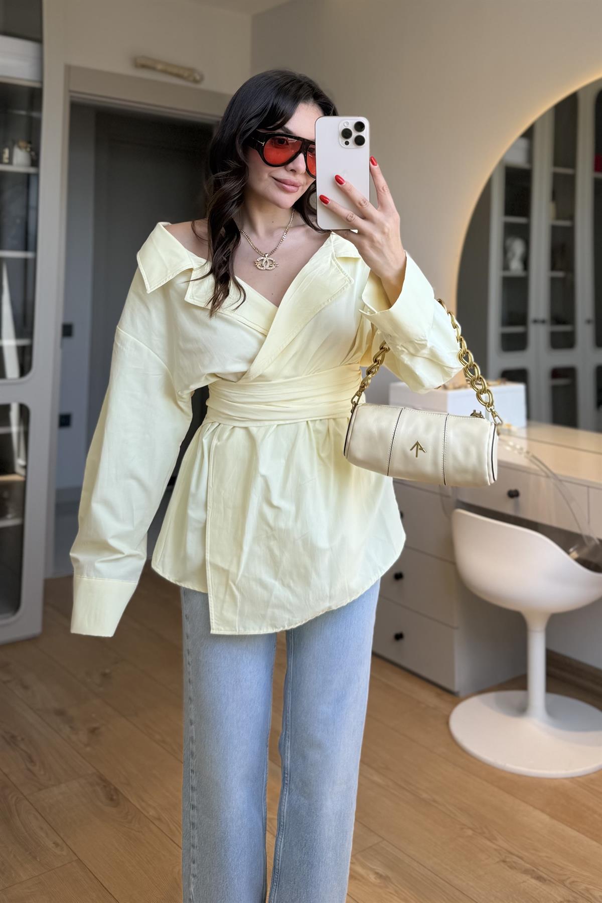 Velva Sarı Bağlamalı Tasarım Gömlek