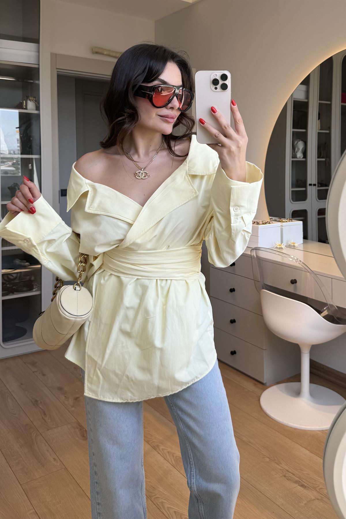 Velva Sarı Bağlamalı Tasarım Gömlek