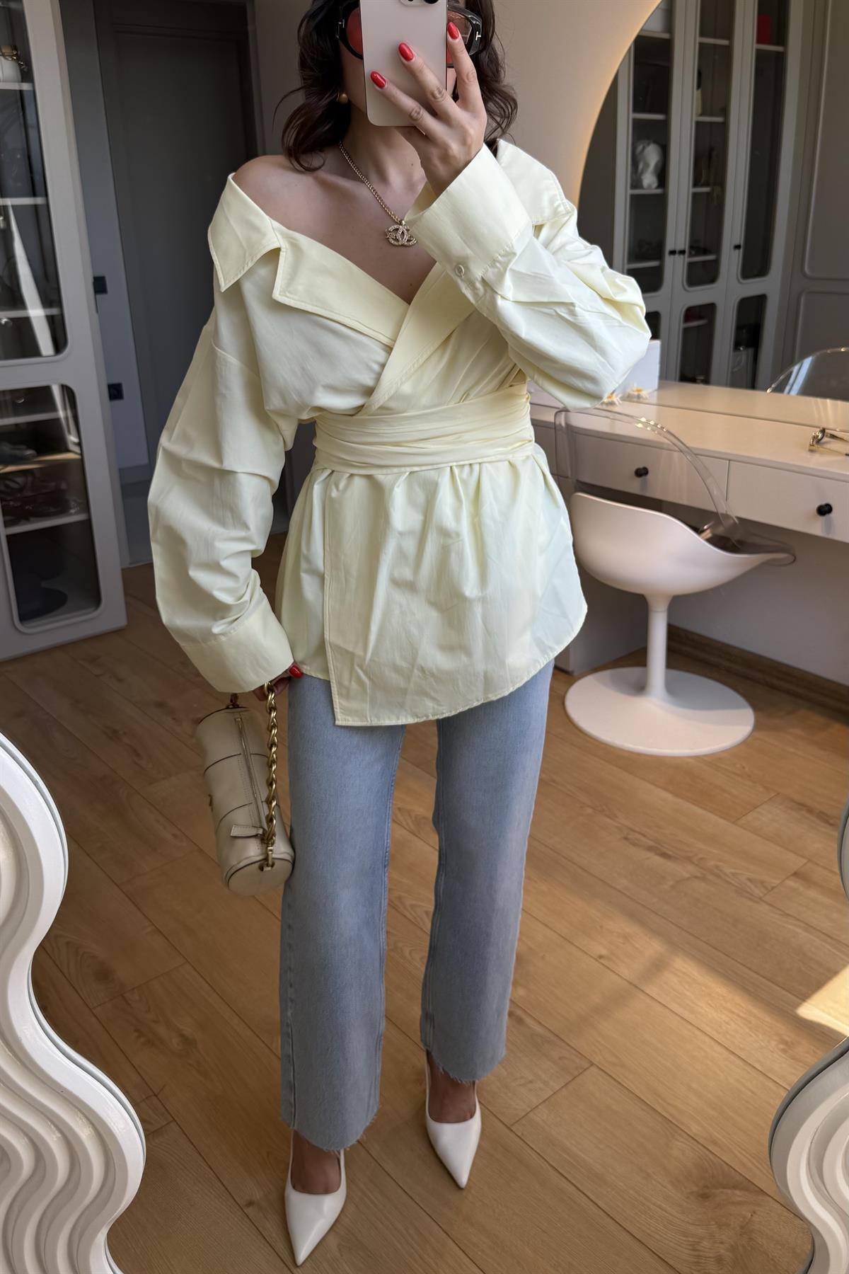 Velva Sarı Bağlamalı Tasarım Gömlek