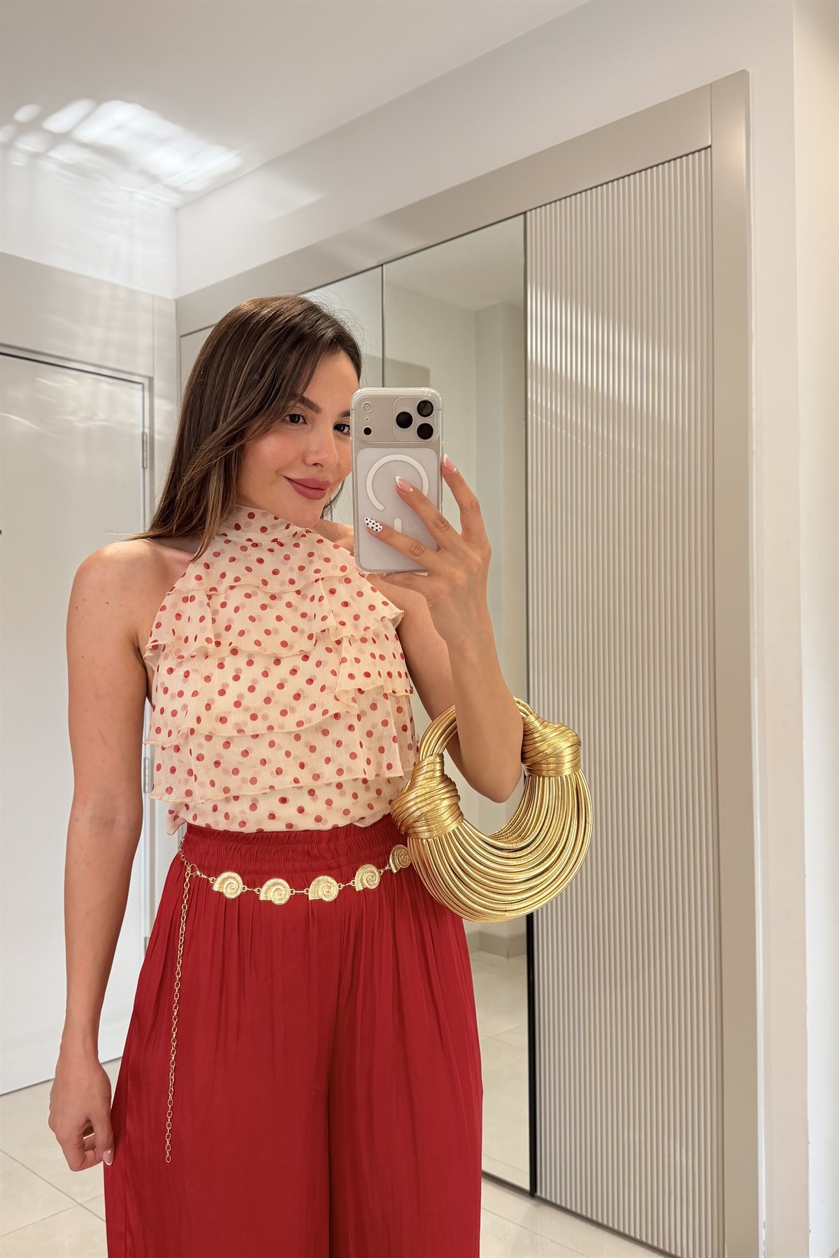 Veronika Bej Puantiyeli Fırfırlı Bluz