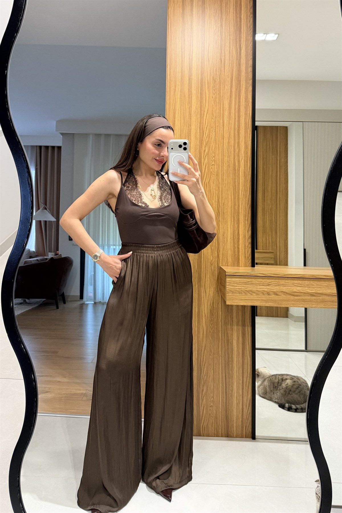 Vespera Kahve Kırışık Model Saten Pantolon
