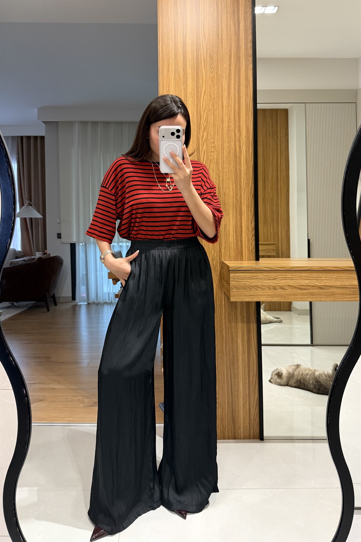 Vespera Siyah Kırışık Model Saten Pantolon