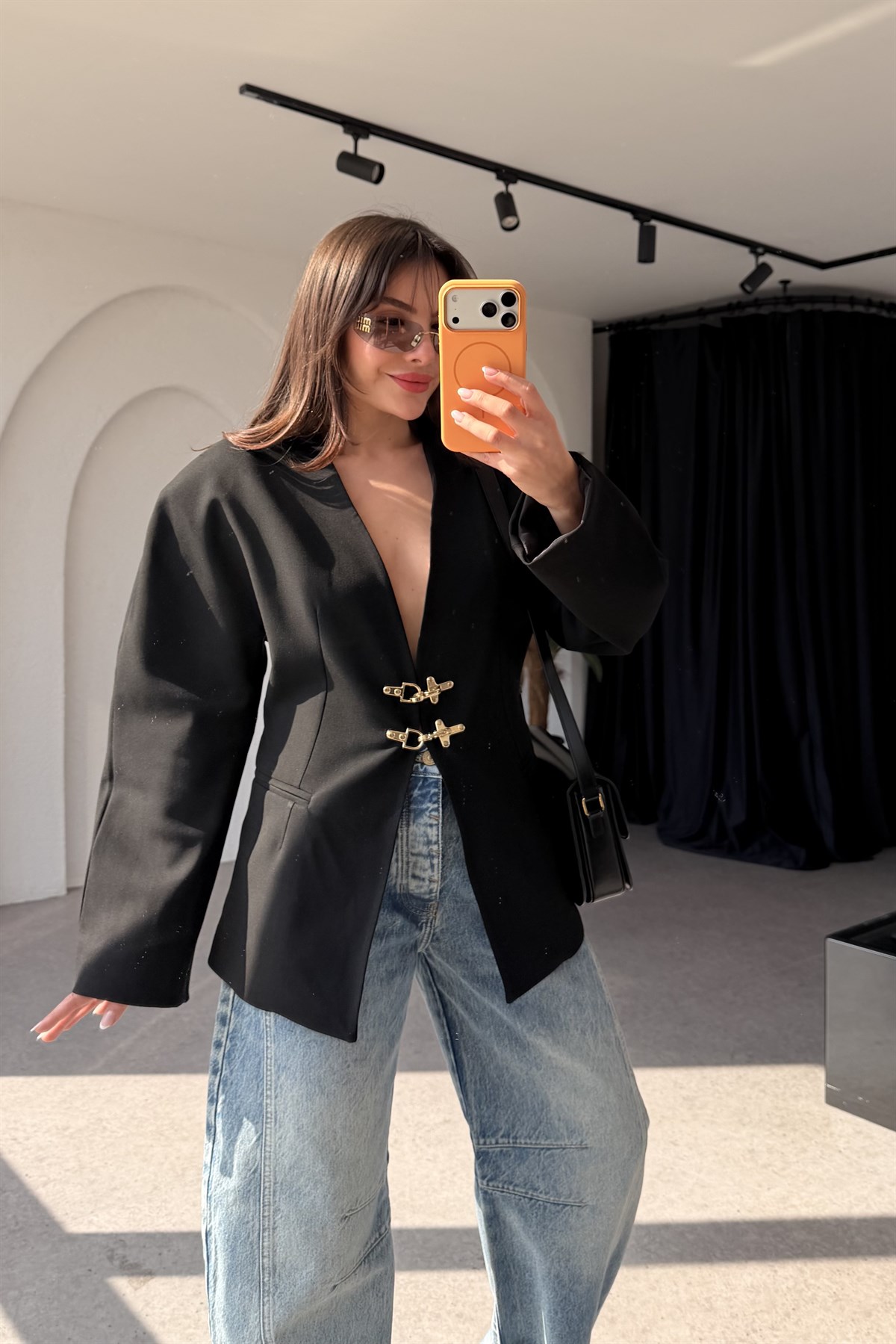 Viero Siyah Gold Tokalı Modern Blazer Ceket