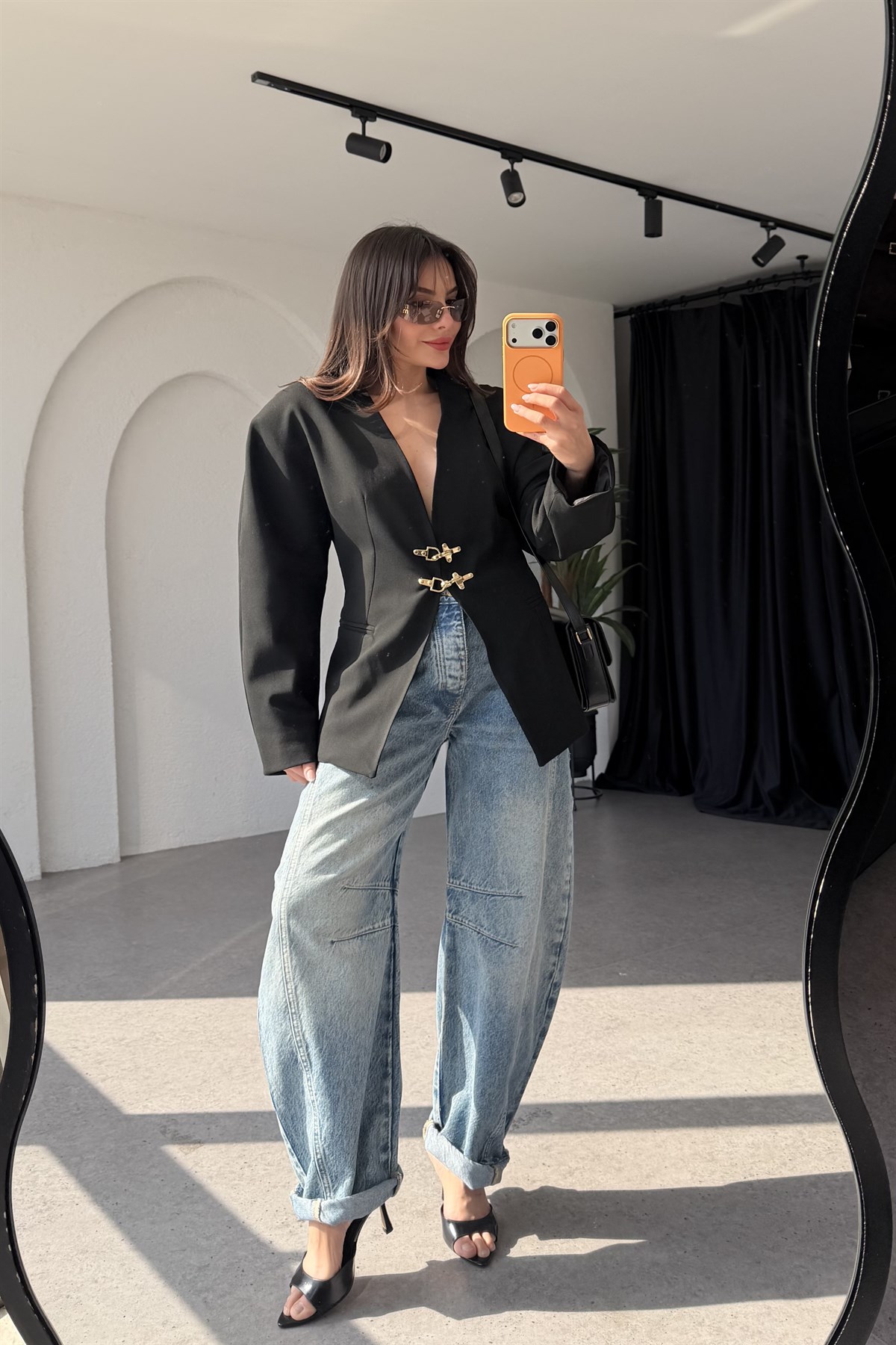 Viero Siyah Gold Tokalı Modern Blazer Ceket
