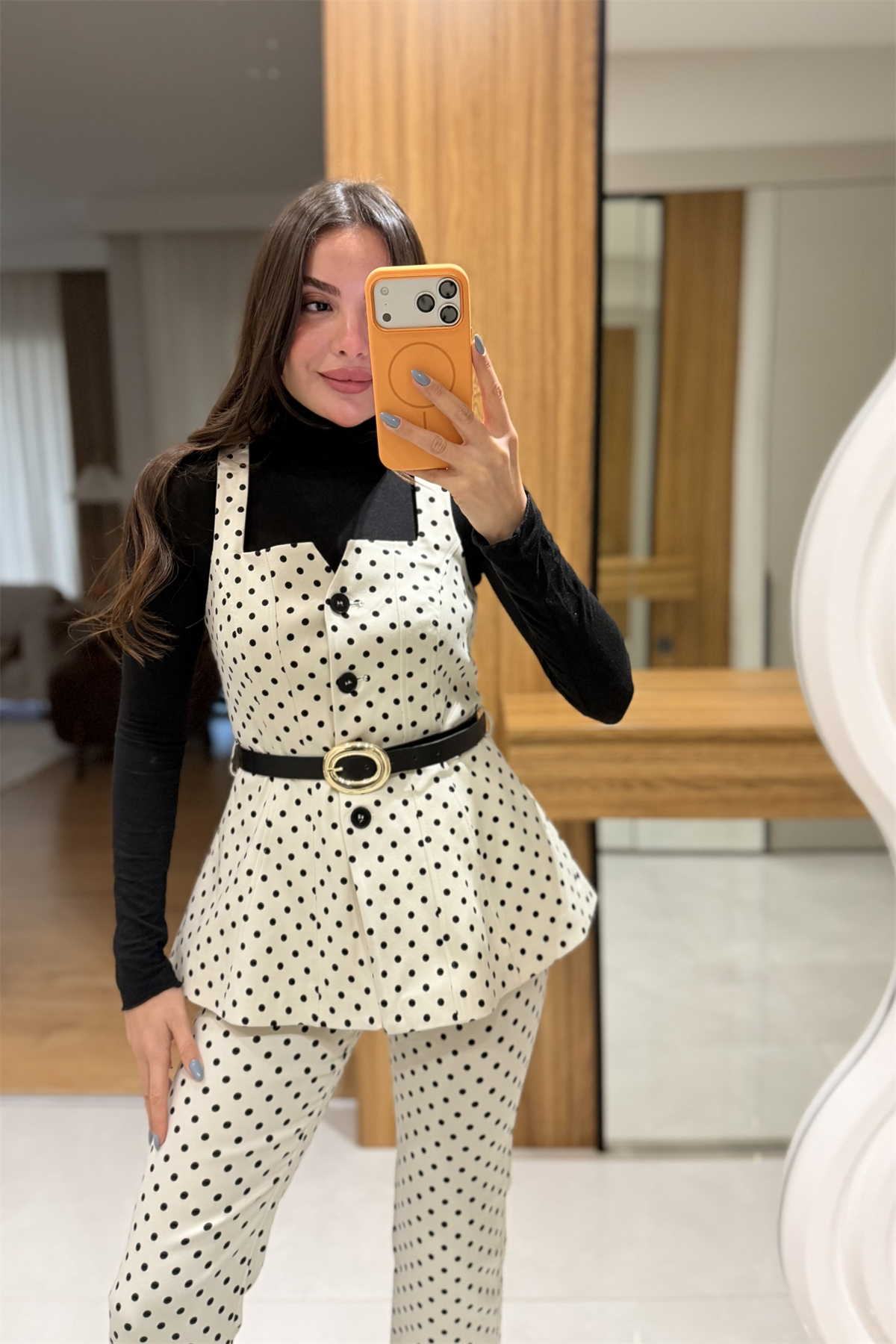 Viola Ekru Puantiyeli Kemerli Yelek