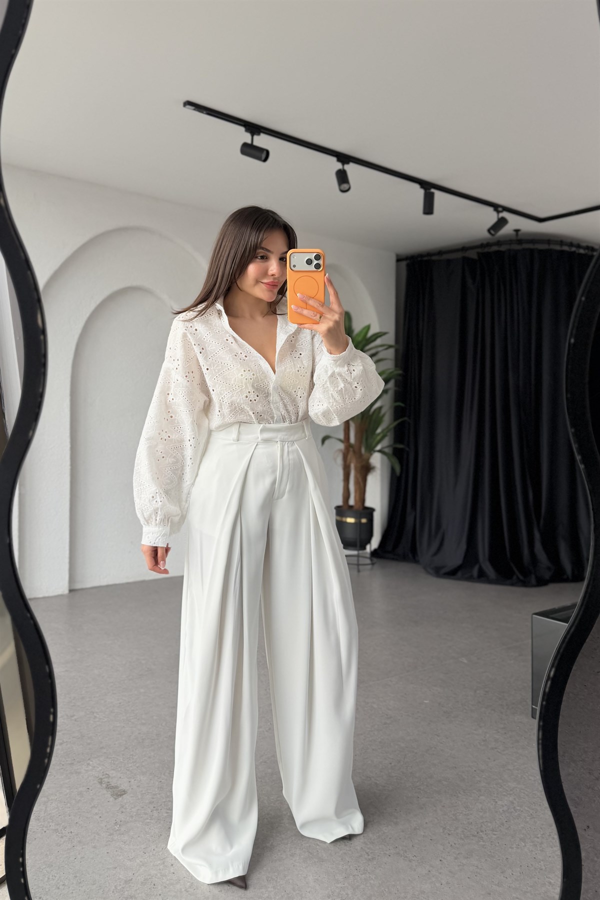 Violeta Beyaz Yüksek Bel Pile Detaylı Palazzo Pantolon