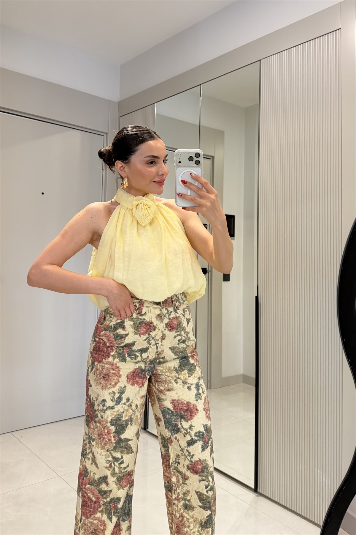 Vionce Sarı Güllü Halter Yaka Bluz