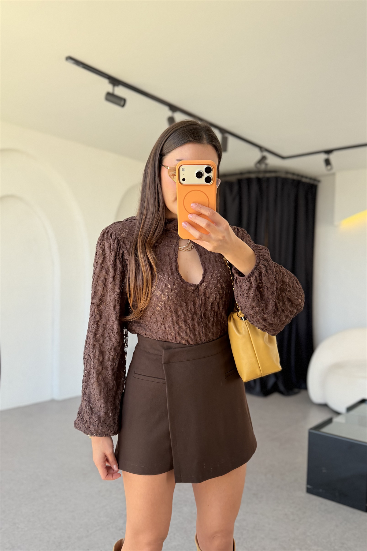 Vipper Acı Kahve Boyundan Bağlamalı Dantel Bluz