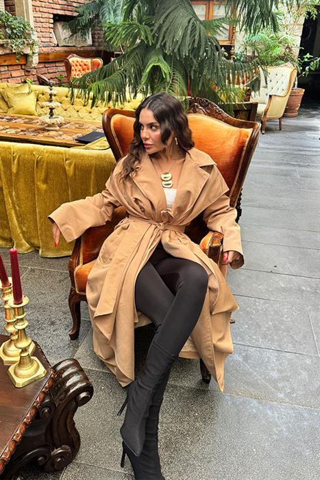 Virtual Yakalı Tasarım Camel Trençkot