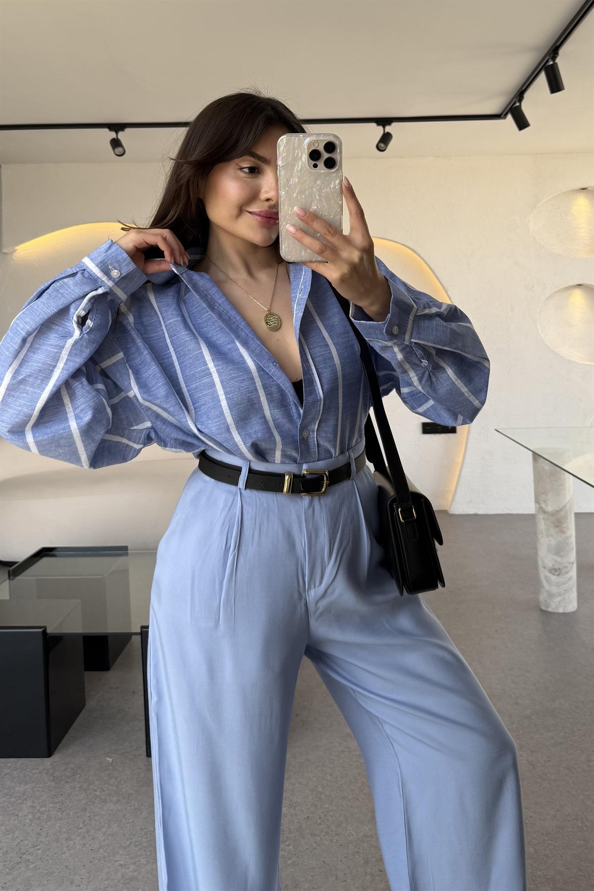 Walsh Beyaz Çizgili Buz Mavi Oversize Gömlek