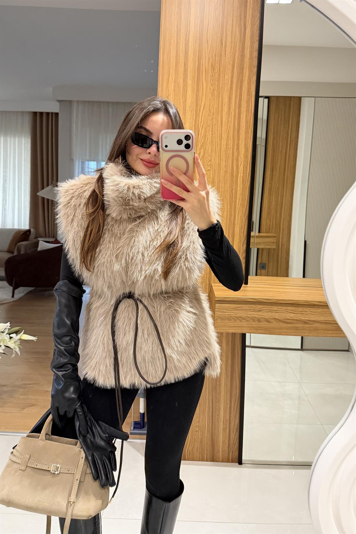 Wanda Vizon Kemerli Süveter Kürk