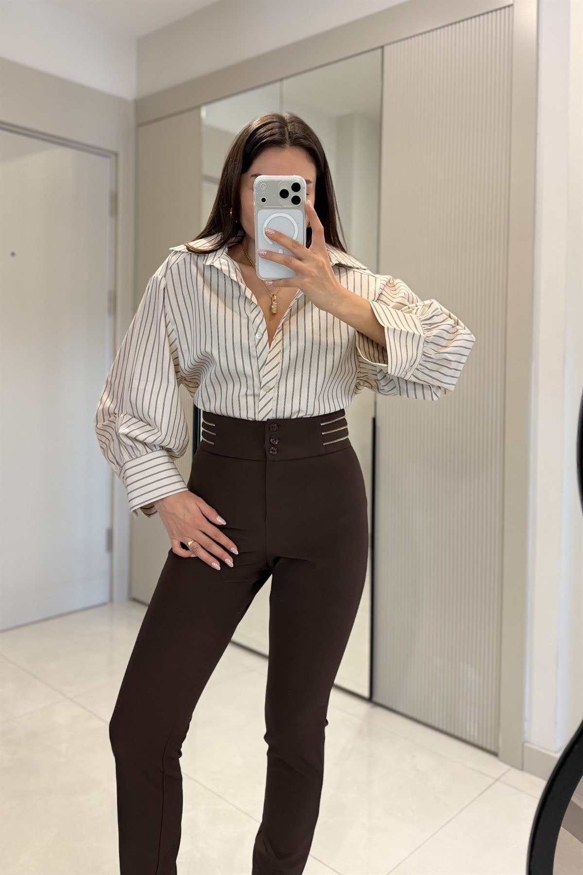 Weisman Krem Çizgili Modern Kesim Gömlek