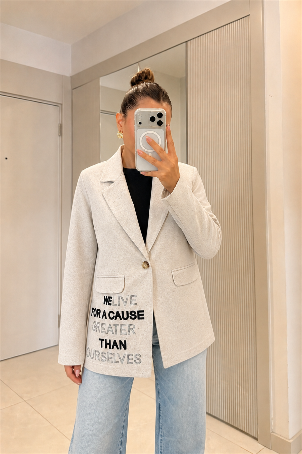 Welive Krem Taşlı Yazılı Blazer Ceket