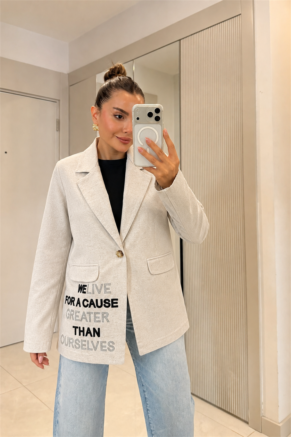 Welive Krem Taşlı Yazılı Blazer Ceket