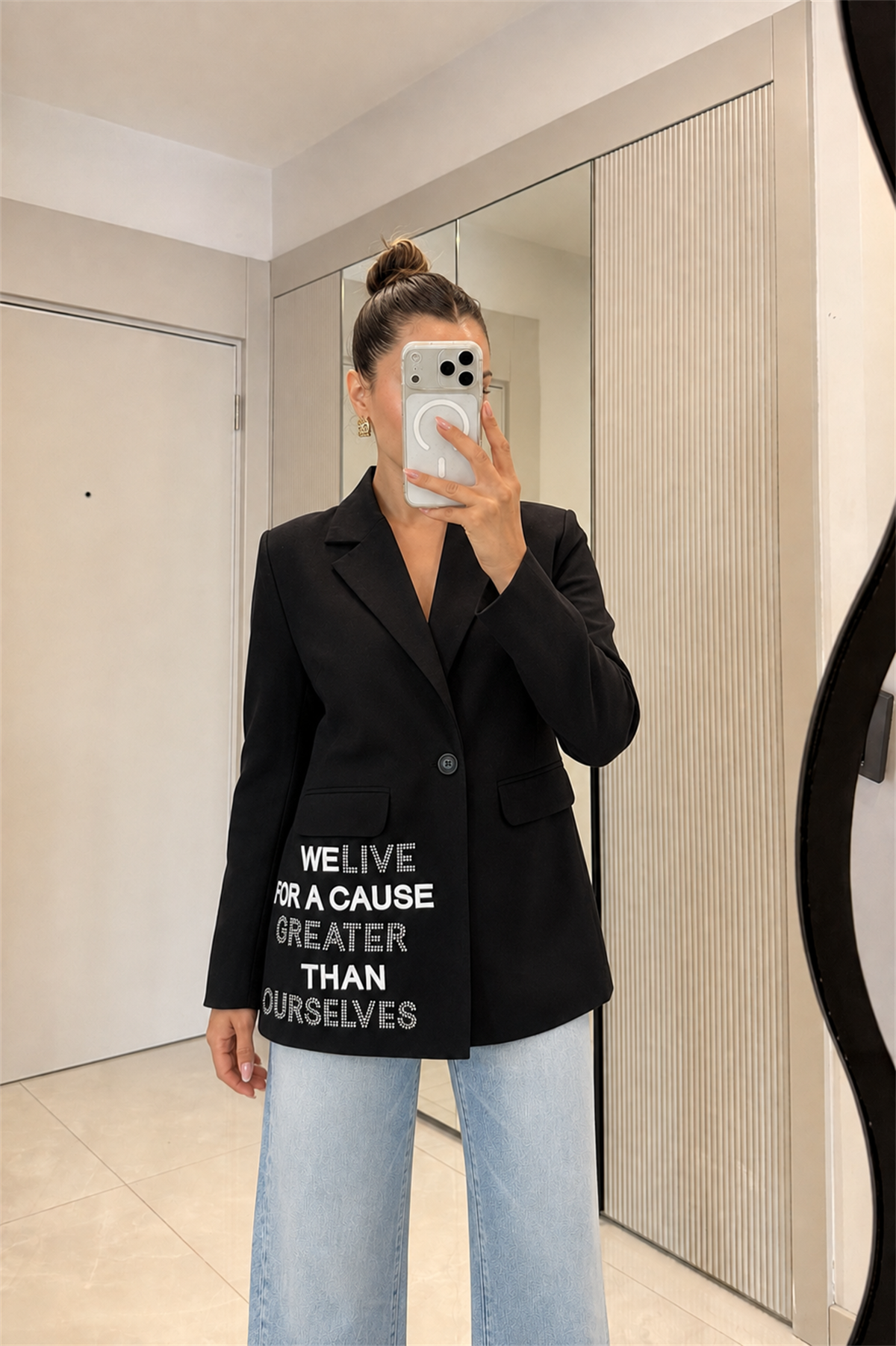Welive Siyah Taşlı Yazılı Blazer Ceket