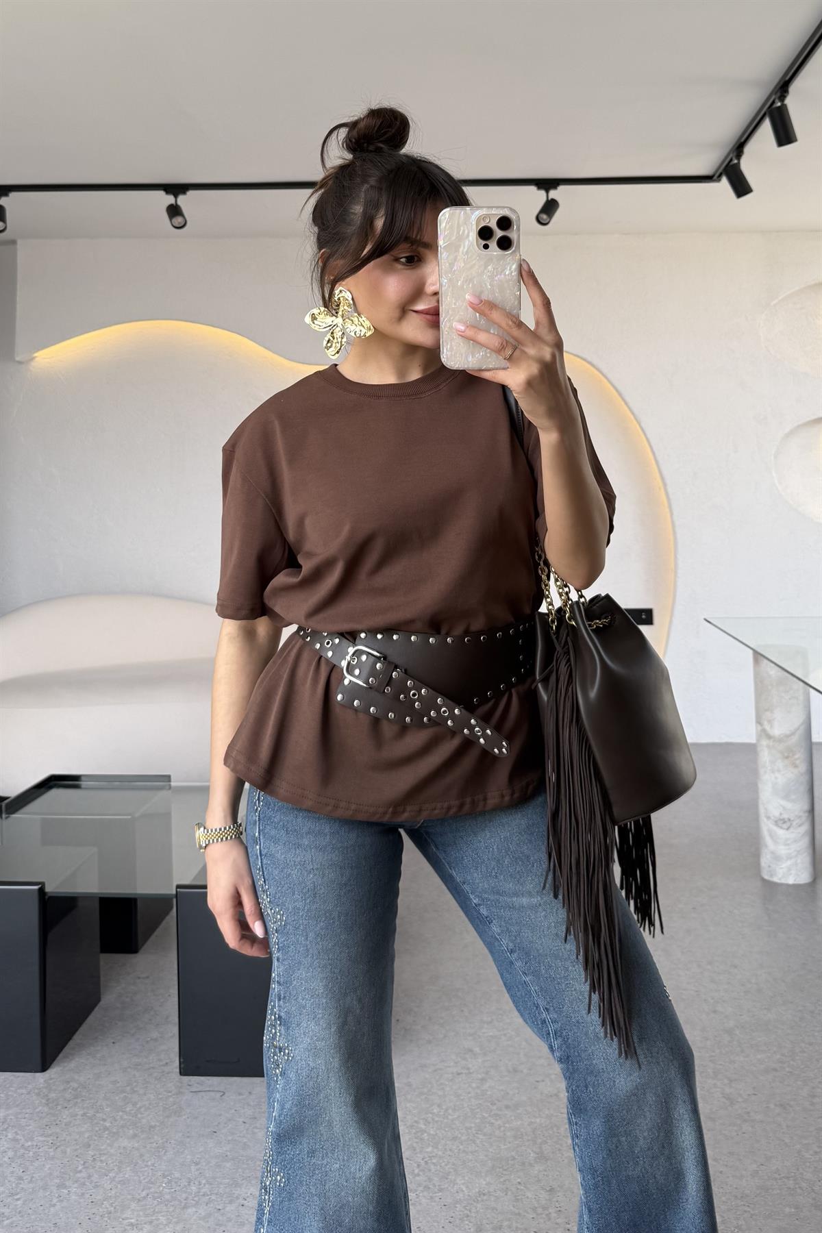 Wellnes Kenarları Zımbalı Jean