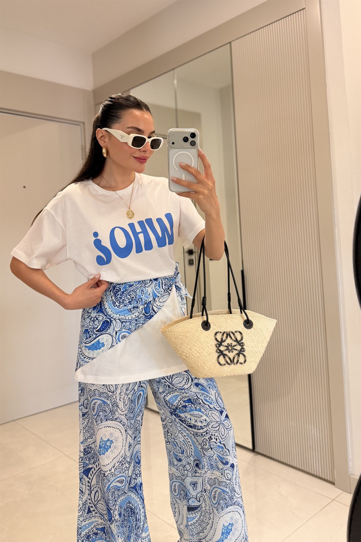 Olenda Şal Bağlamalı Yazı Baskılı Oversize Tshirt