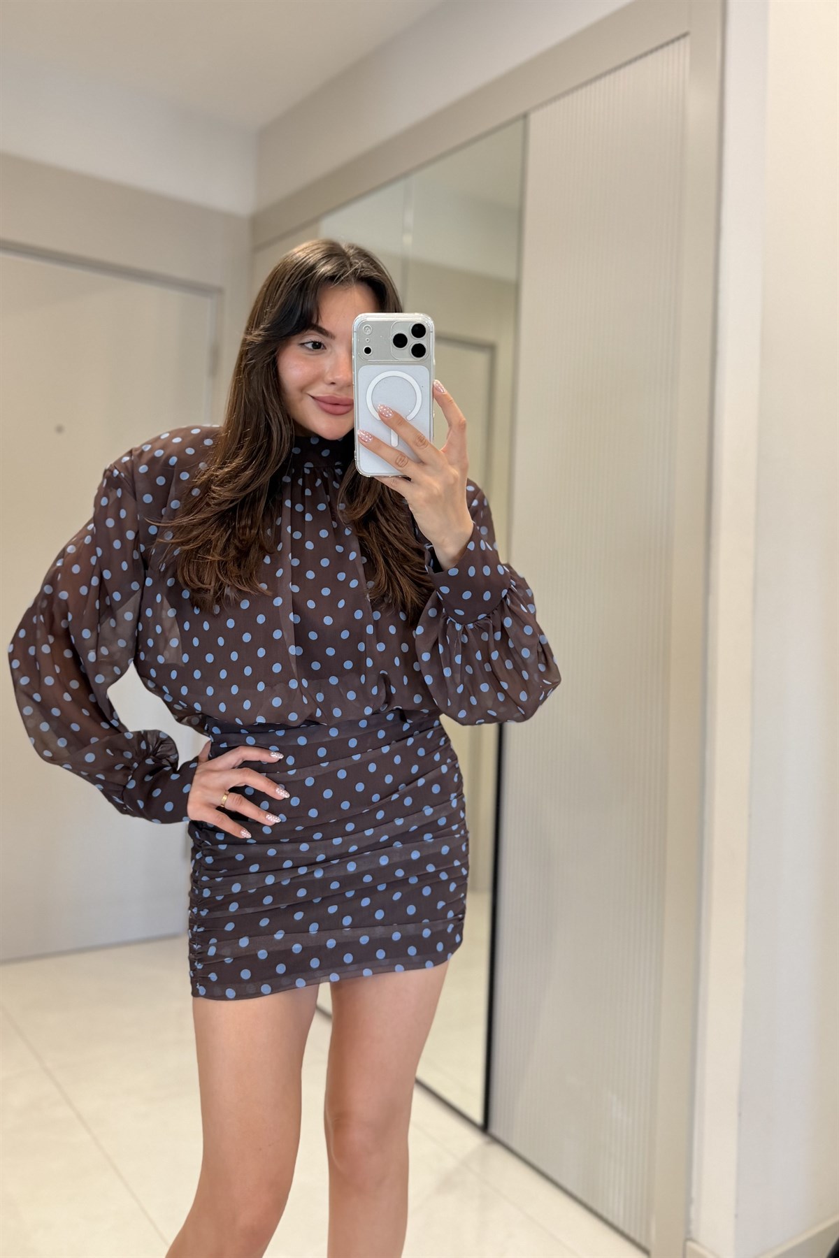 Willy Kahve Vatkalı Puantiyeli Elbise