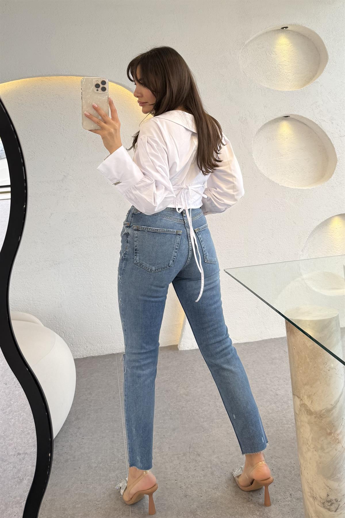 Winner Çapraz Taşlı Boyfit Jean