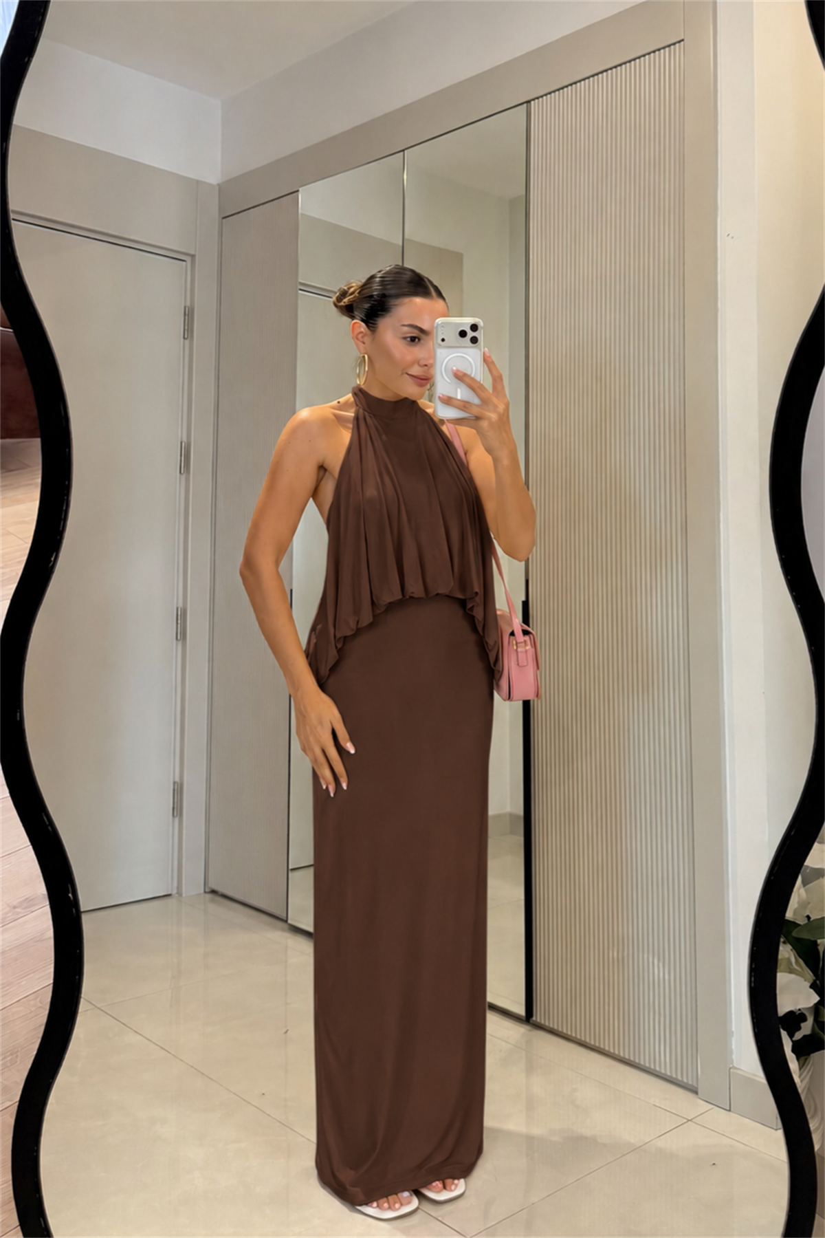 Wiole Kahve Boyundan Bağlamalı Bel Dökümlü Elbise
