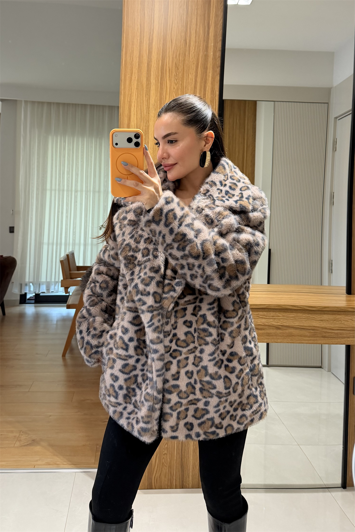 Yolanda Pembe Leopar Yakalı Kürk 