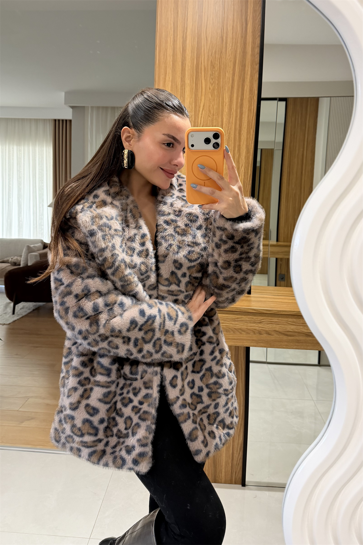 Yolanda Pembe Leopar Yakalı Kürk 